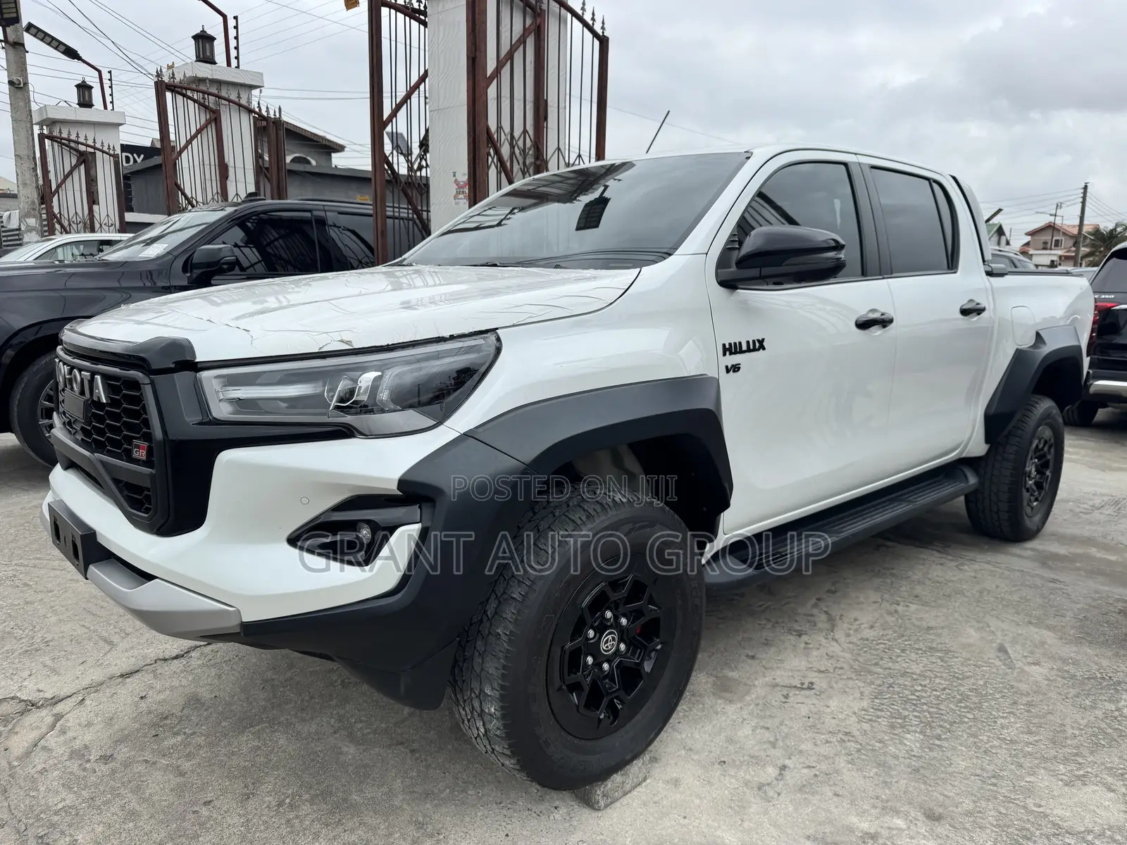 New Toyota Hilux 2024 White