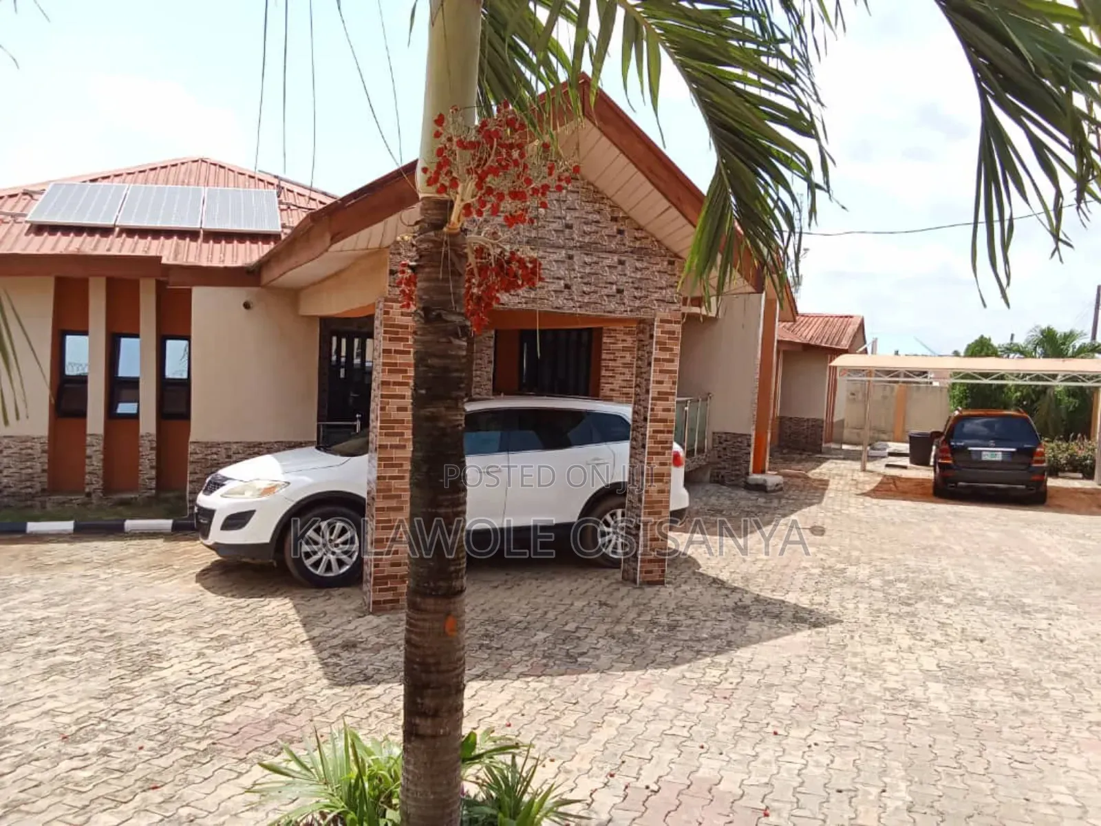 6bdrm Bungalow in Abaranje for sale