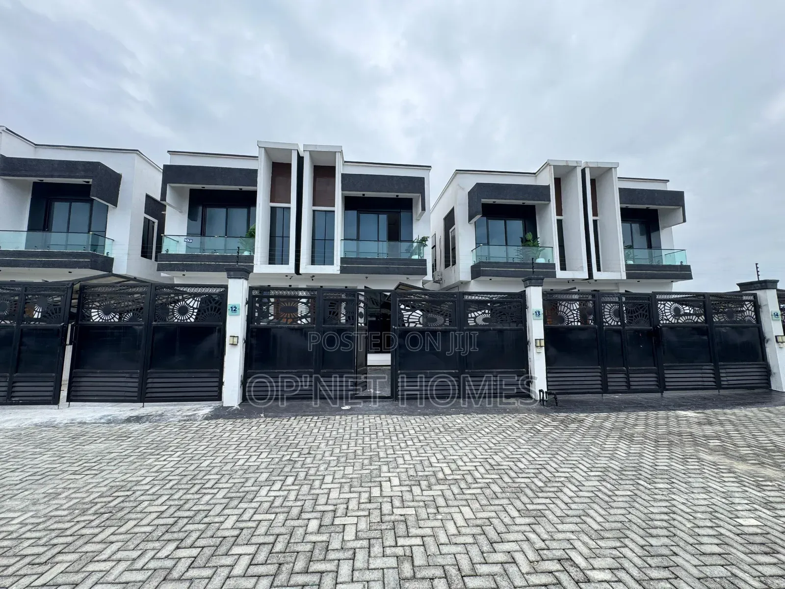 Furnished 4bdrm Duplex in Lekki for sale