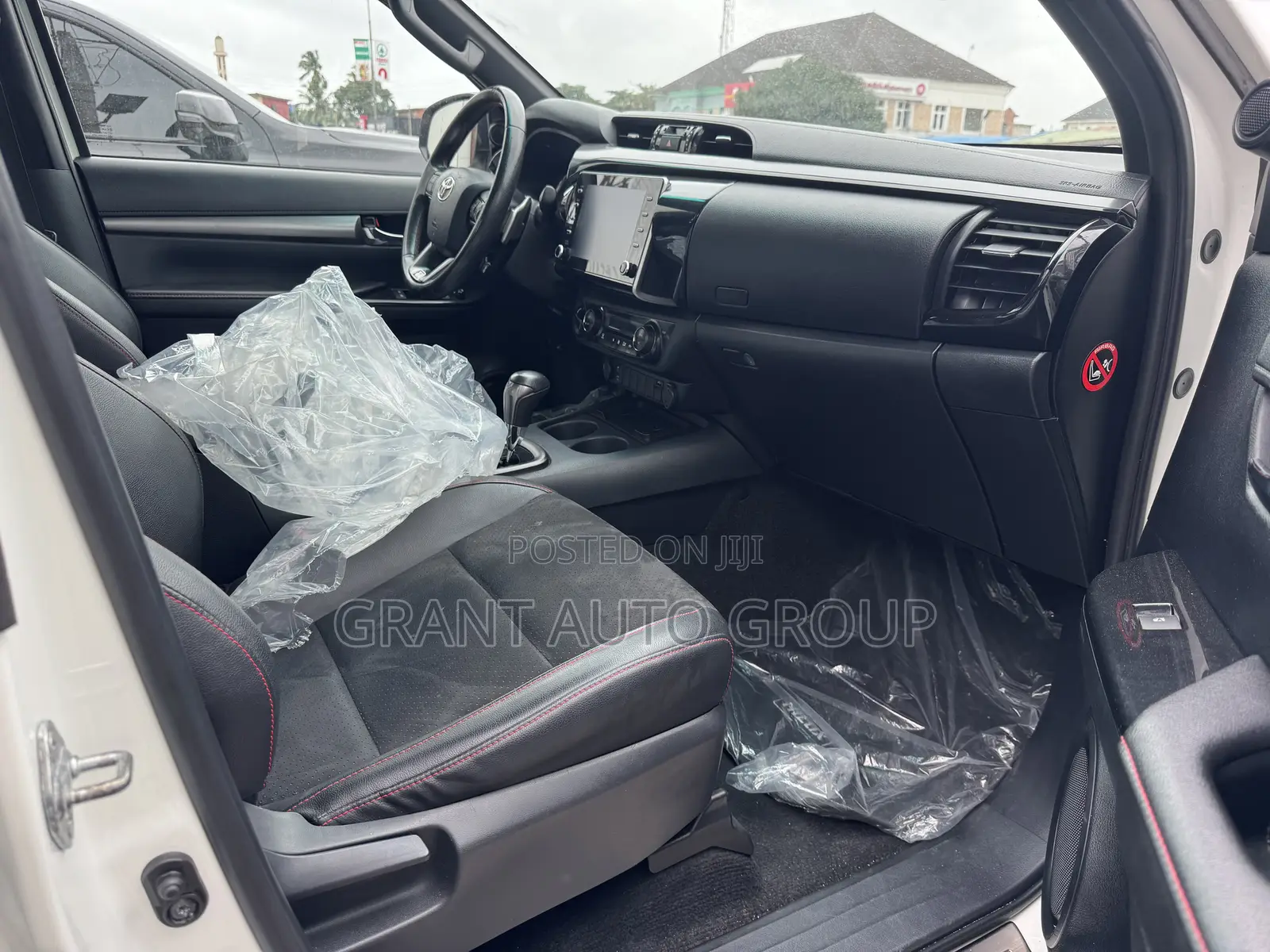New Toyota Hilux 2022 White