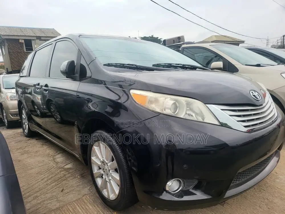Toyota Sienna Limited 7 Passenger 2012 Black