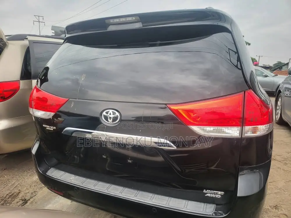 Toyota Sienna Limited 7 Passenger 2012 Black