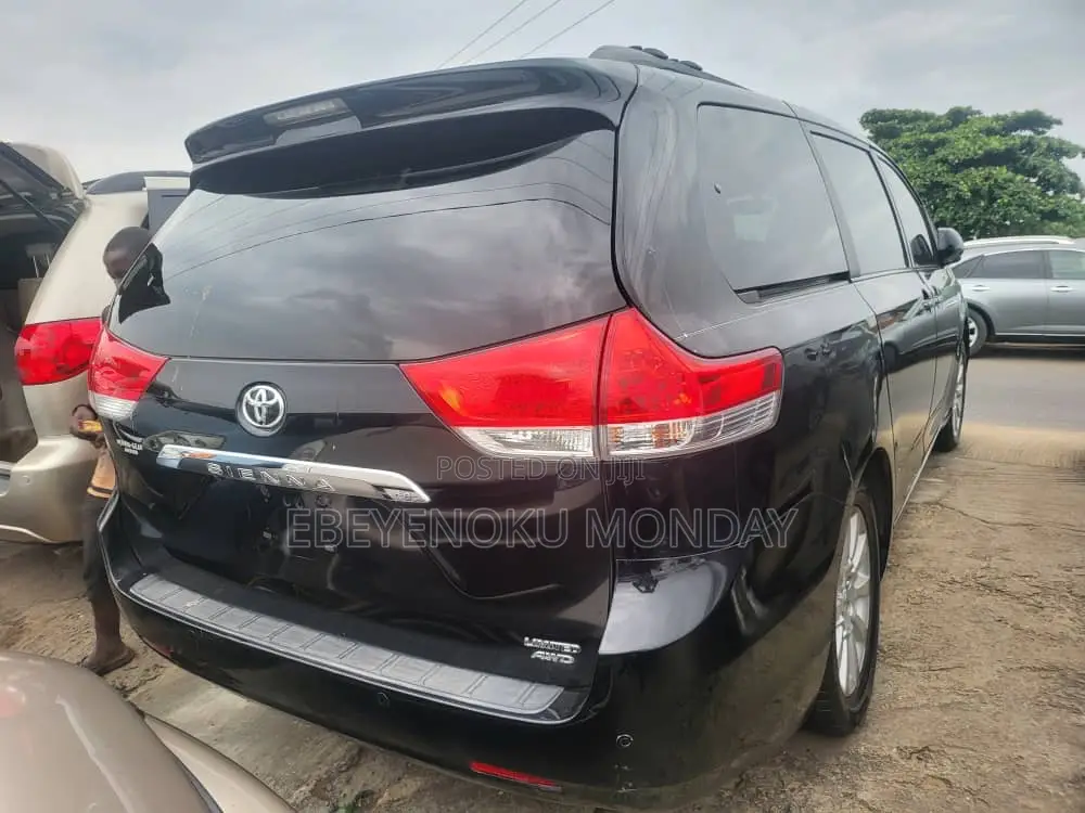 Toyota Sienna Limited 7 Passenger 2012 Black