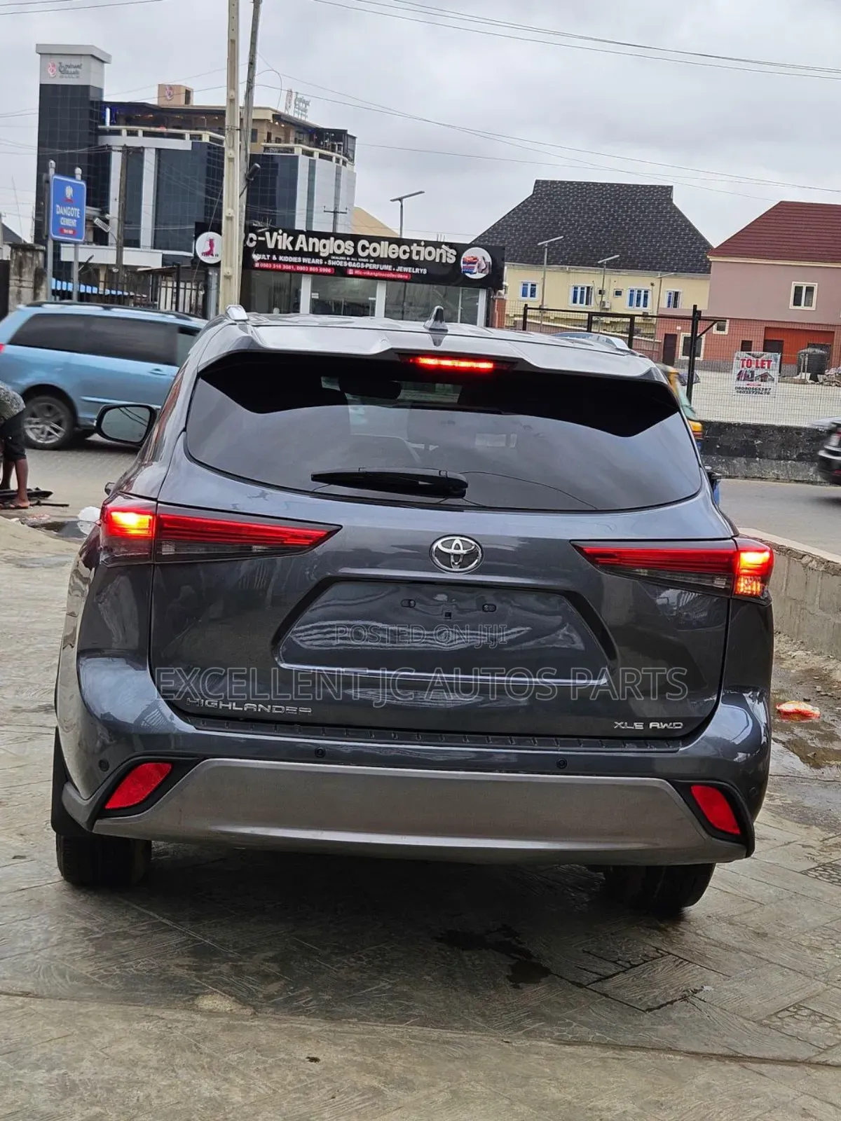 Toyota Highlander XLE 2021 Gray