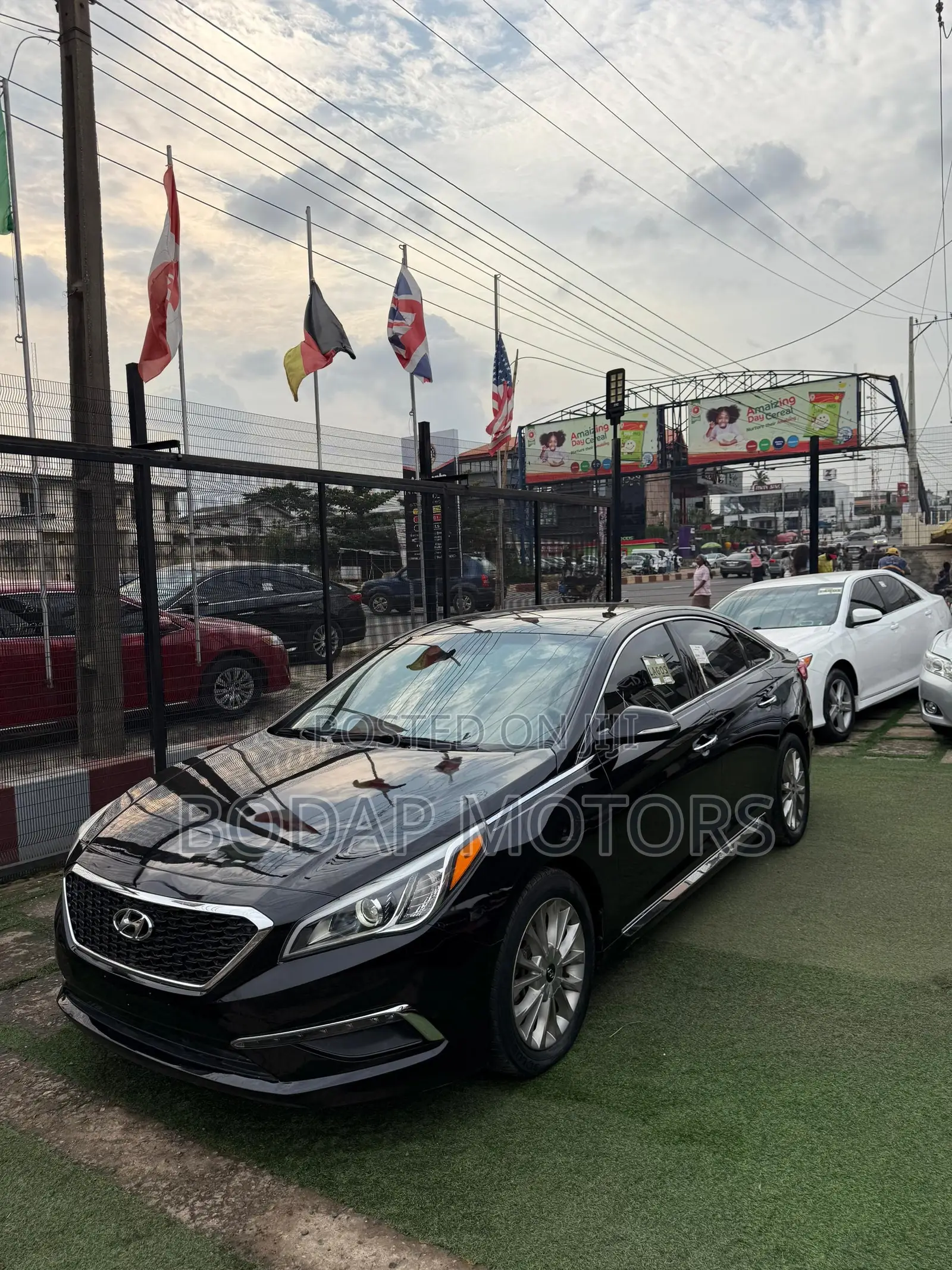 Hyundai Sonata Limited w/Brown Leather 4dr Sedan (2.4L 4cyl 6A) 2015