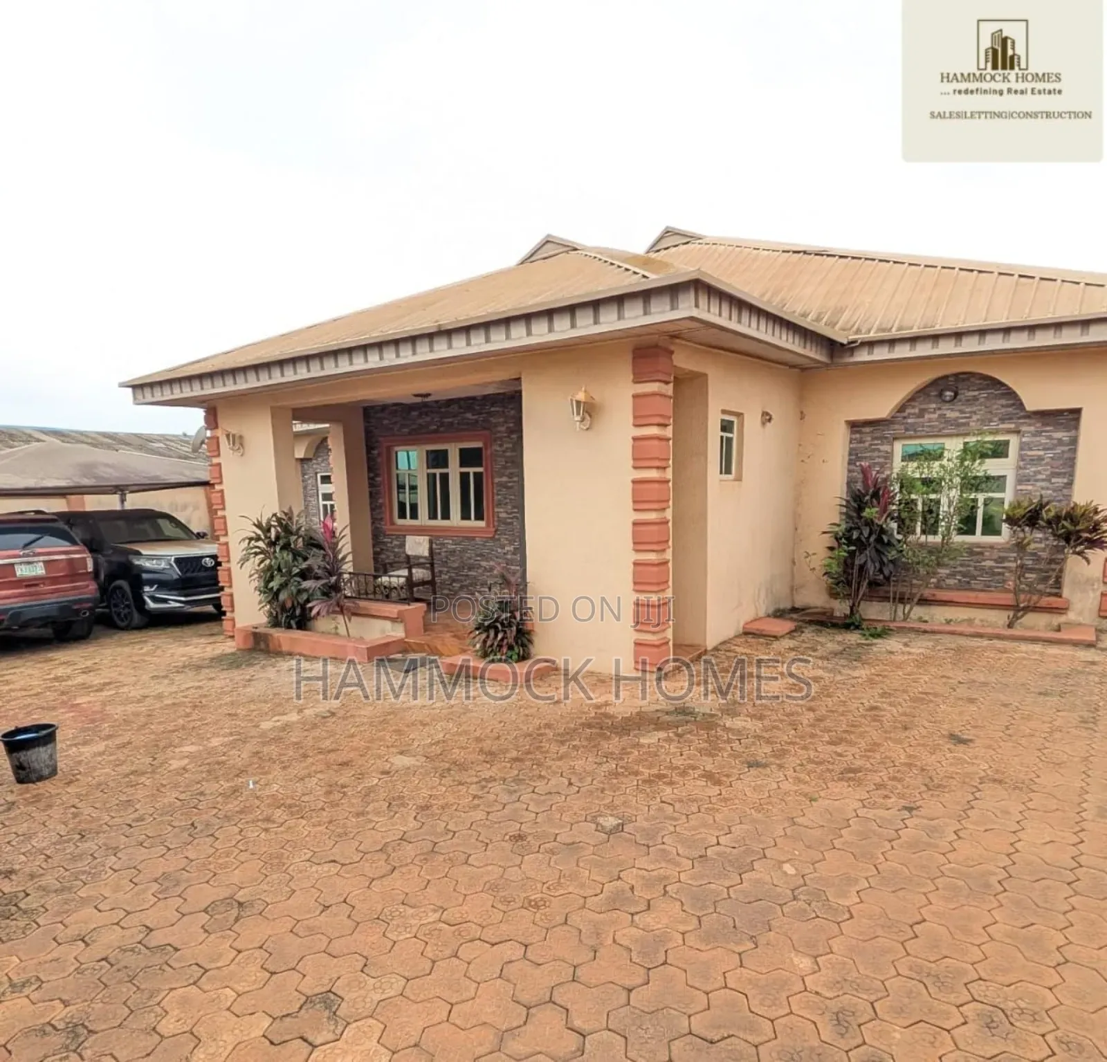 4bdrm House in Mofoluwaso Estate, Akobo for sale