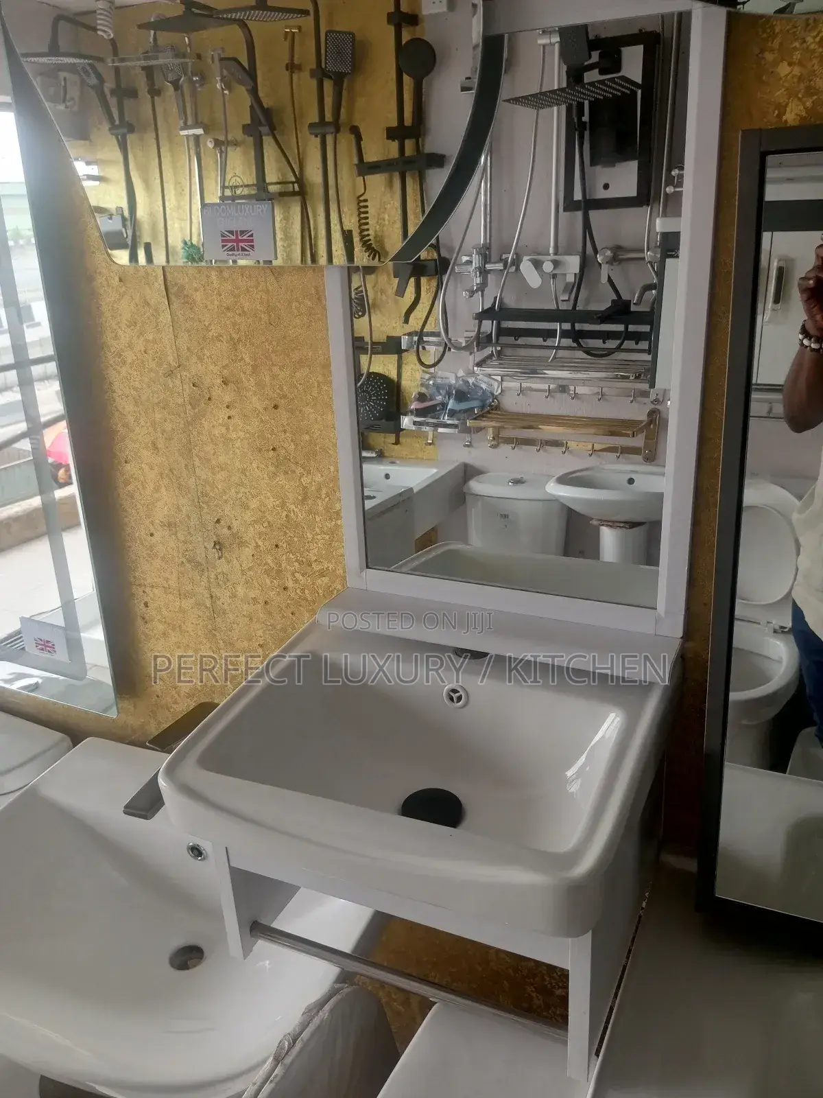 White Wall Hang Wash Hand Basin With Mirror/Towel Hanger