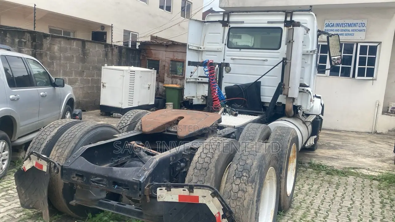 Volvo Truck Head
