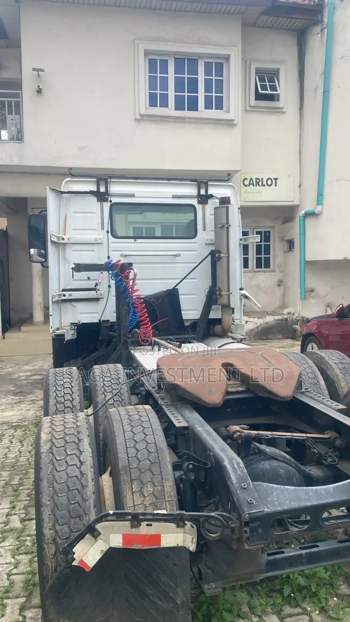 Volvo Truck Head