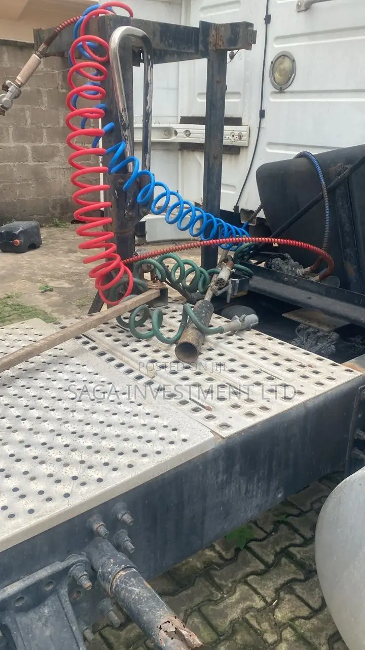 Volvo Truck Head