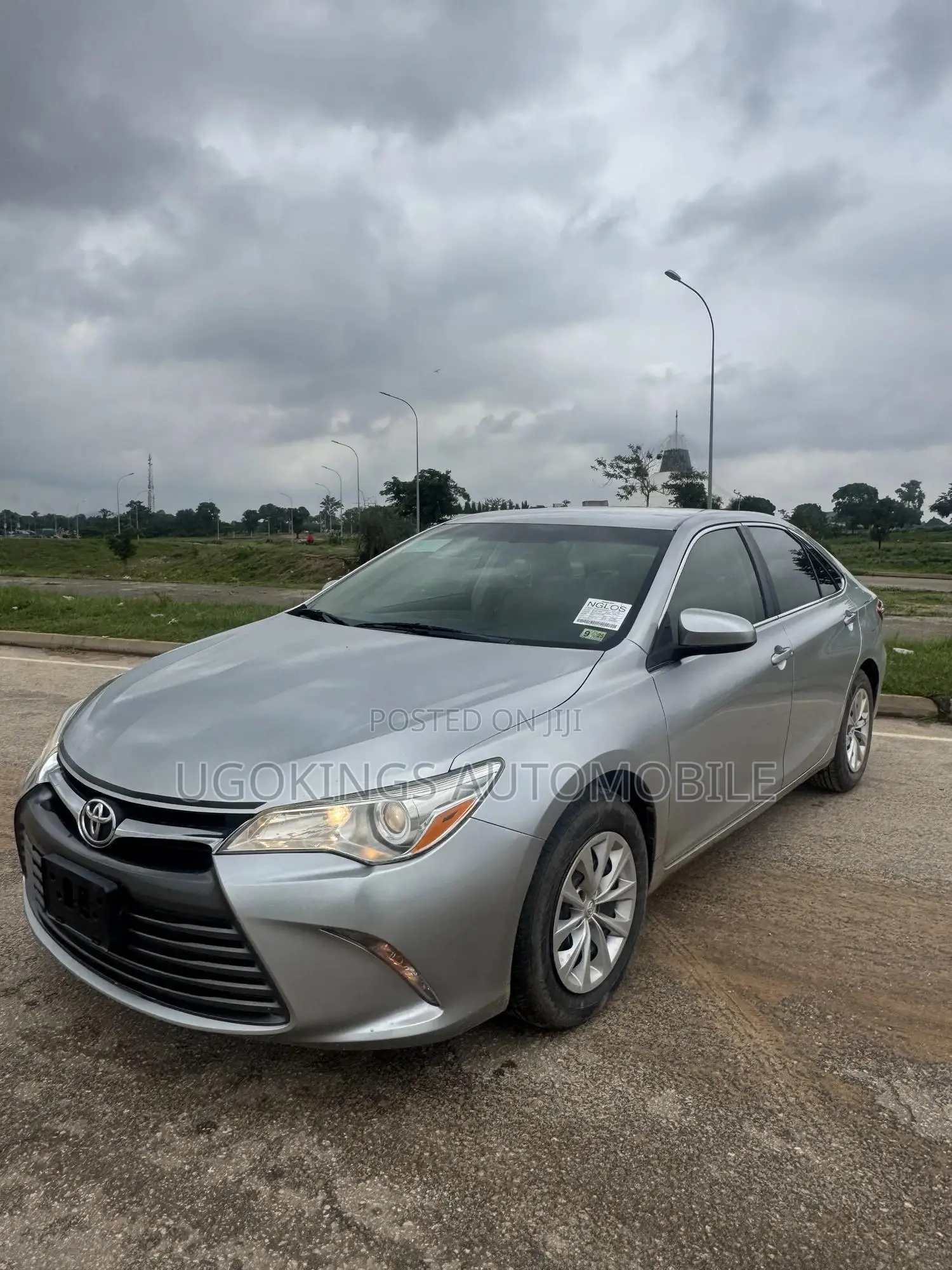 Toyota Camry LE 4dr Sedan (2.5L 4cyl 6A) 2015 Silver
