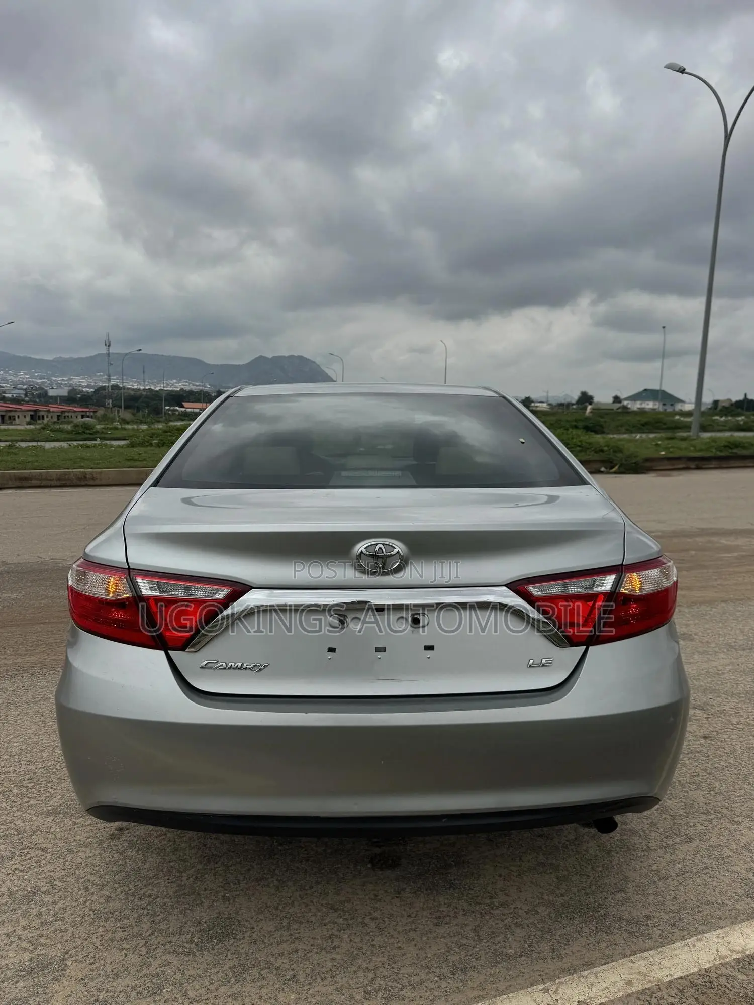Toyota Camry LE 4dr Sedan (2.5L 4cyl 6A) 2015 Silver