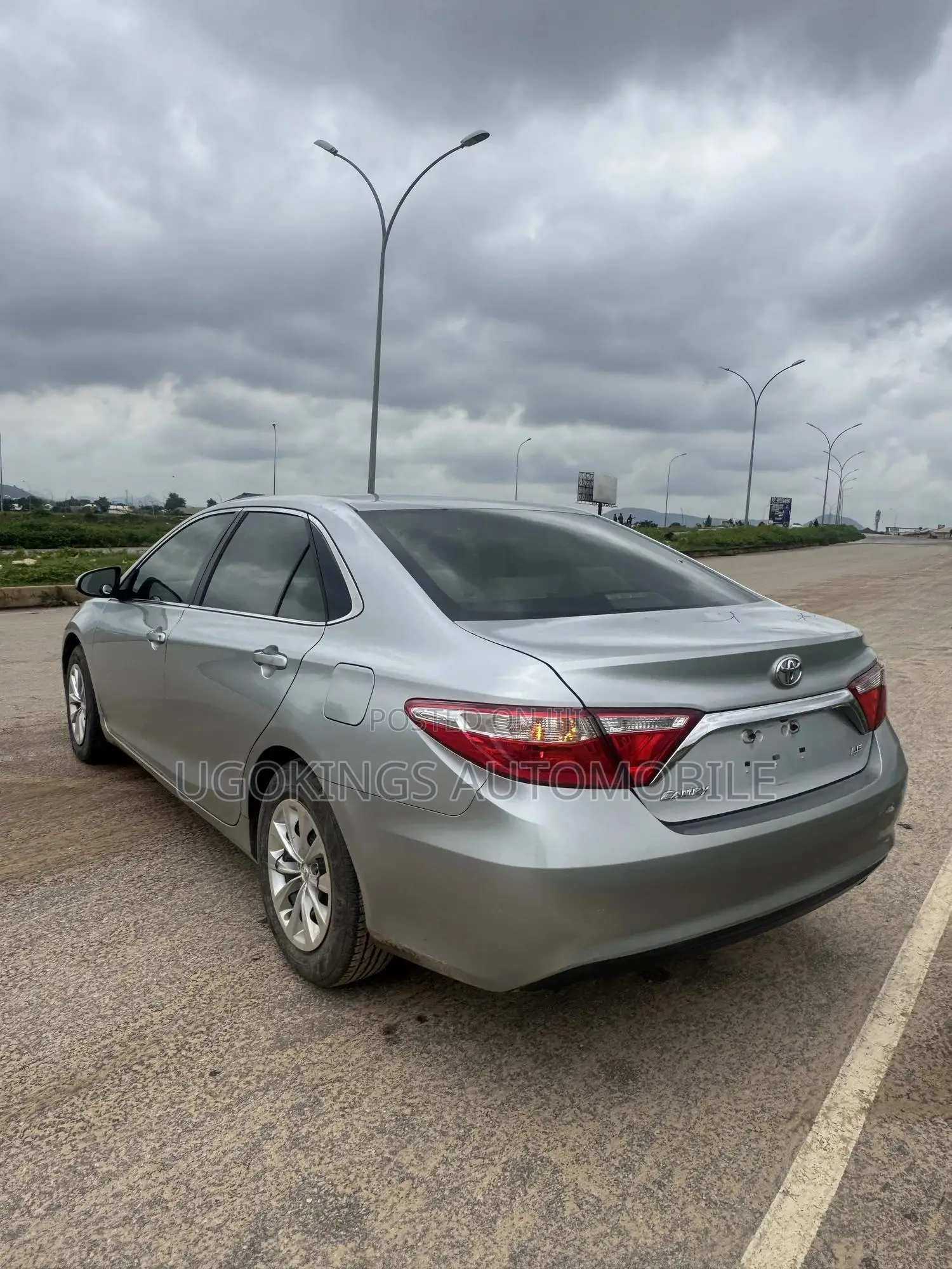 Toyota Camry LE 4dr Sedan (2.5L 4cyl 6A) 2015 Silver