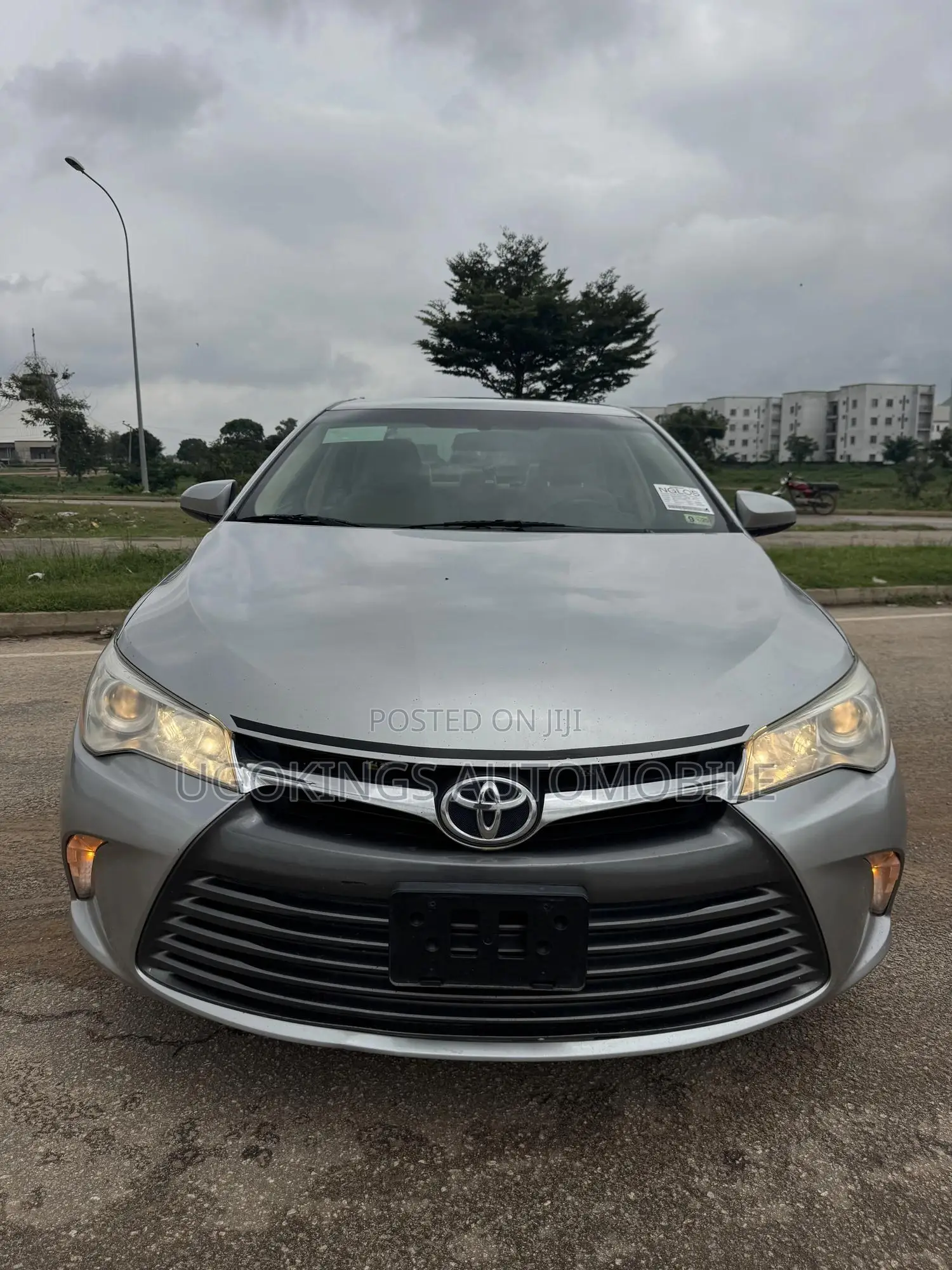 Toyota Camry LE 4dr Sedan (2.5L 4cyl 6A) 2015 Silver
