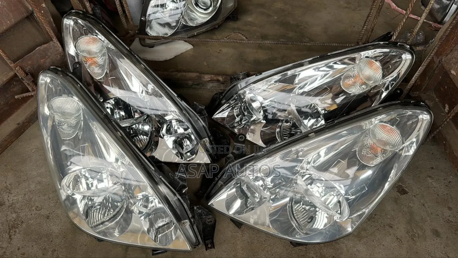 Headlamp for Toyota Yaris 2005