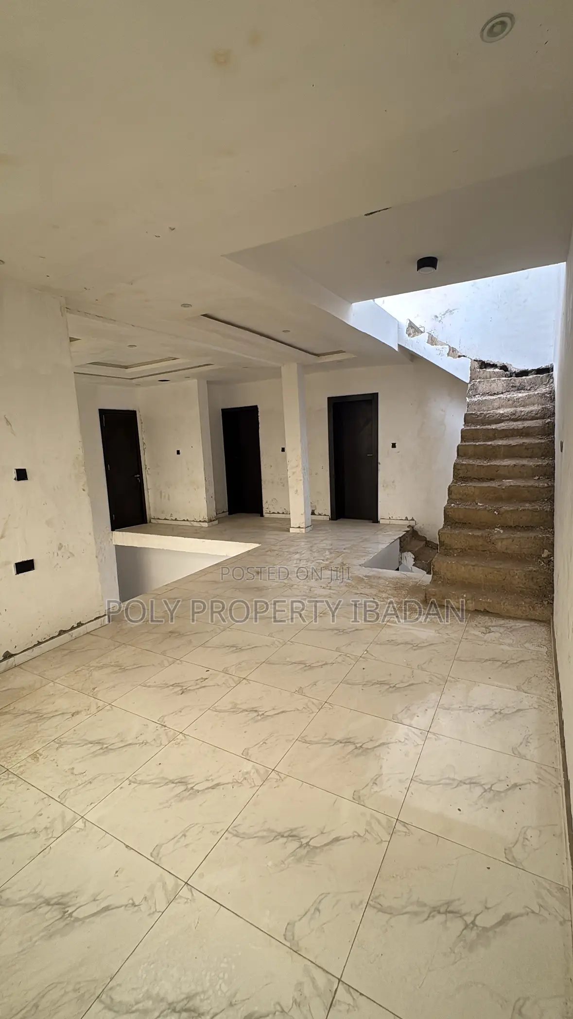 4bdrm Penthouse in Cheif Lateef Oyelade, Ibadan for sale