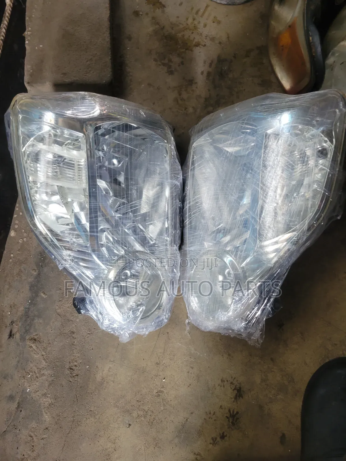 Headlight Nissan X Trail 2008