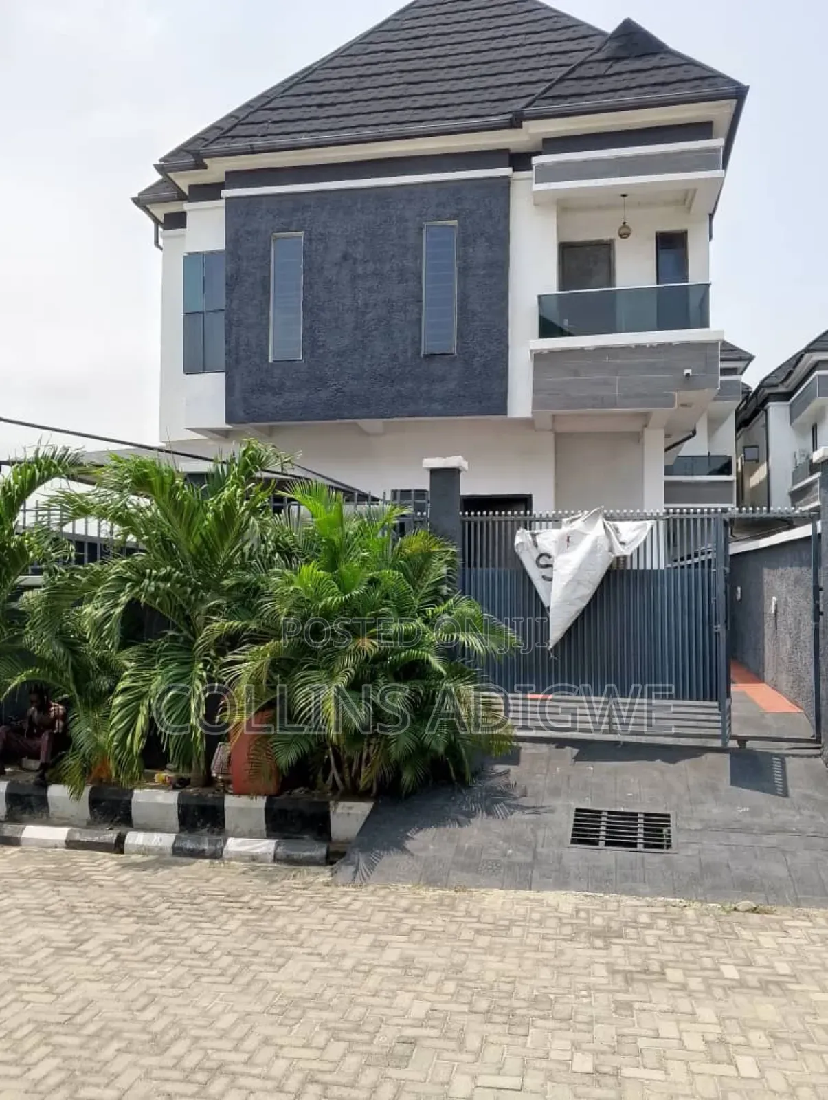 4bdrm Duplex in Chevron Call Estate for sale