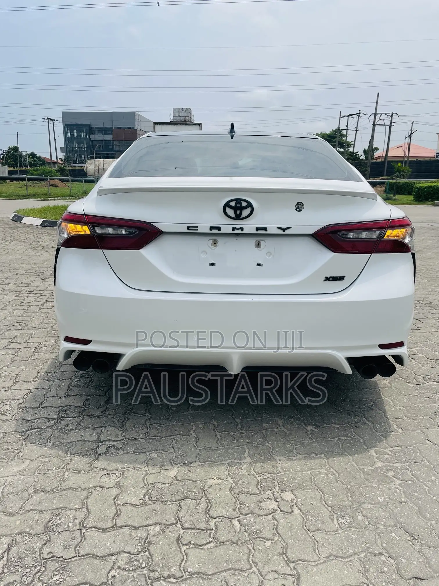 Toyota Camry XSE V6 2021 White