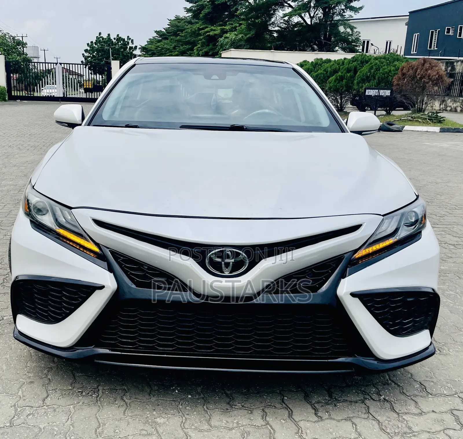Toyota Camry XSE V6 2021 White