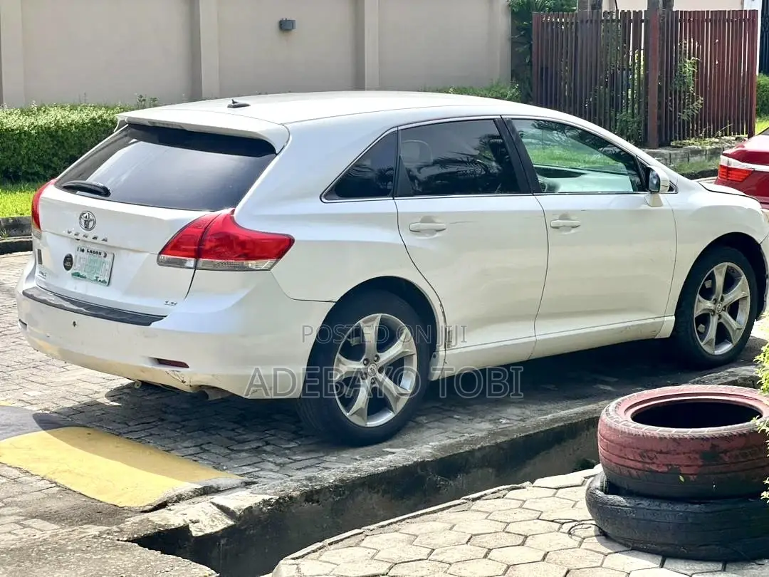 Toyota Venza Available on Self Drive