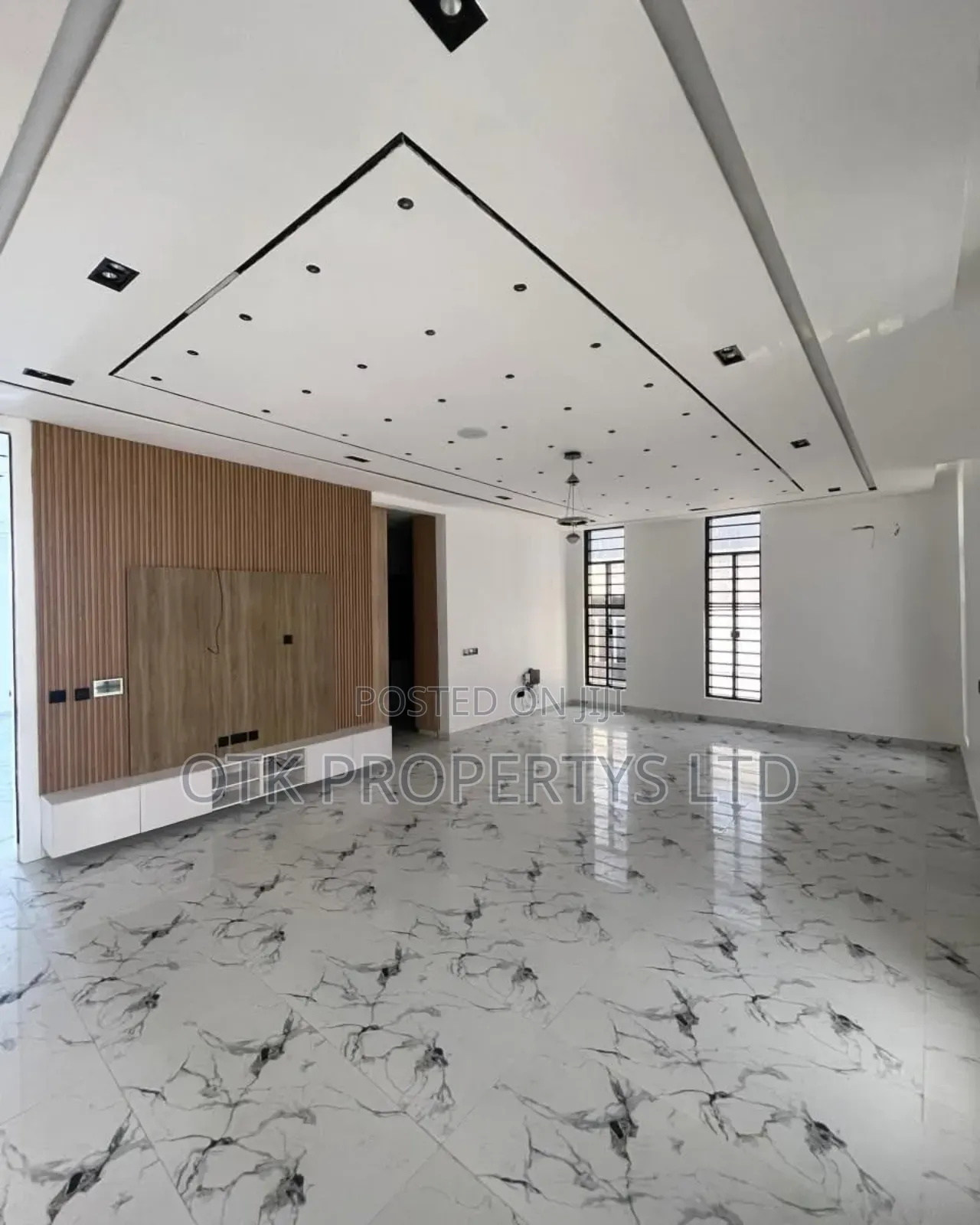 5bdrm Duplex in Osapa London Lekki for sale