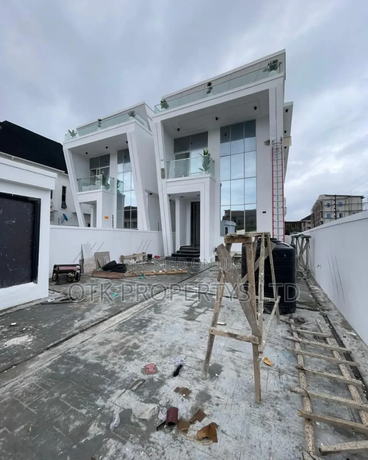 5bdrm Duplex in Ologolo Lekki Lagos, Osapa london for sale