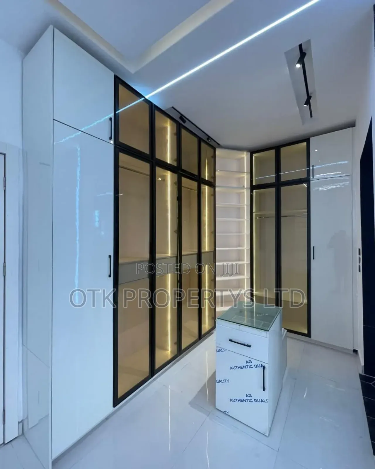 5bdrm Duplex in Ologolo Lekki Lagos, Osapa london for sale