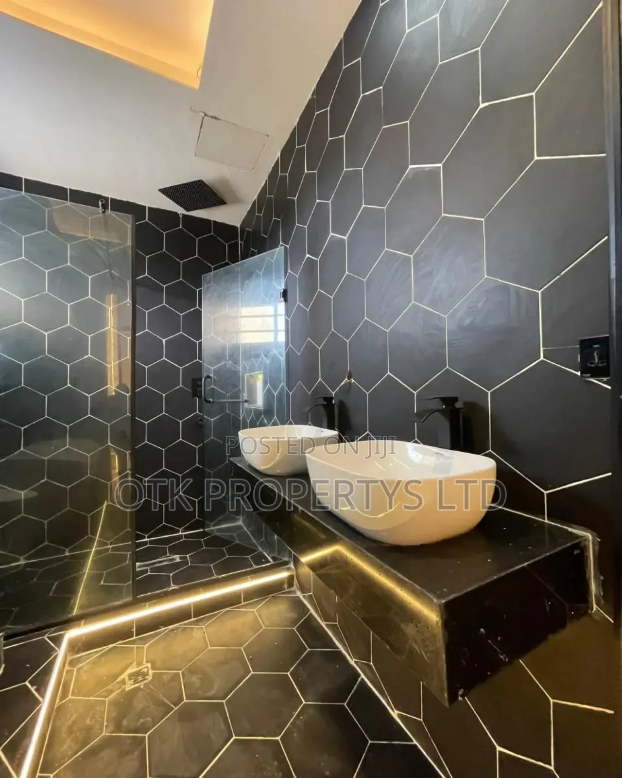 5bdrm Duplex in Ologolo Lekki Lagos, Osapa london for sale