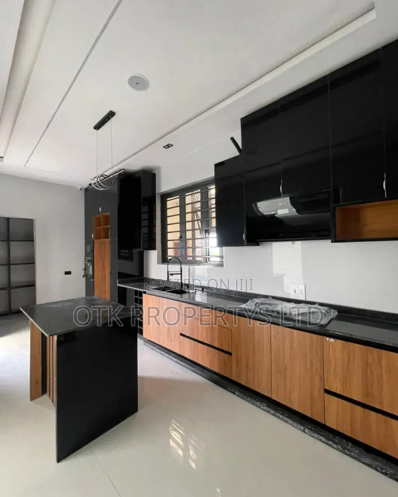 5bdrm Duplex in Ajah Lagos for sale