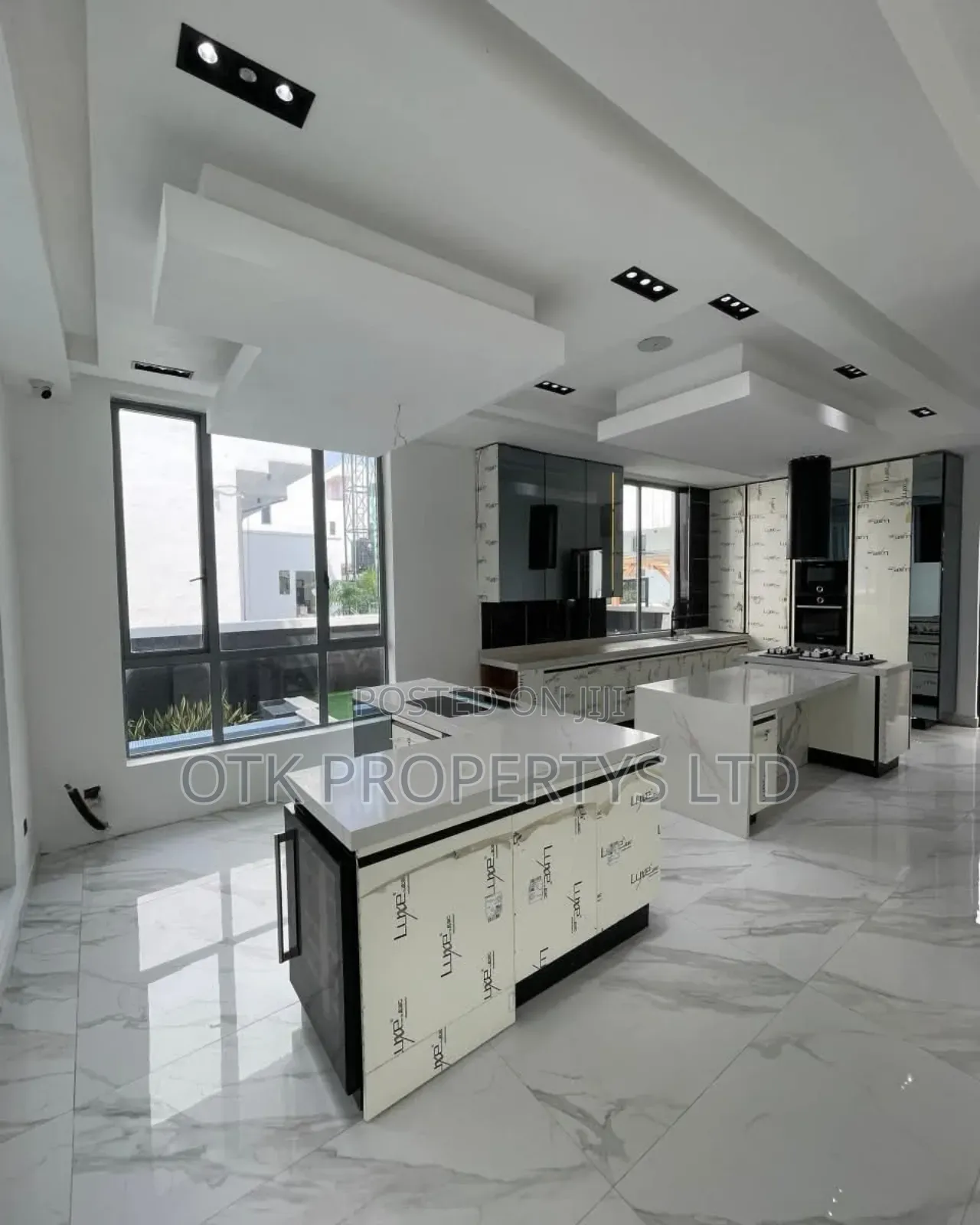 5bdrm Duplex in Osuapa London Lekki for sale