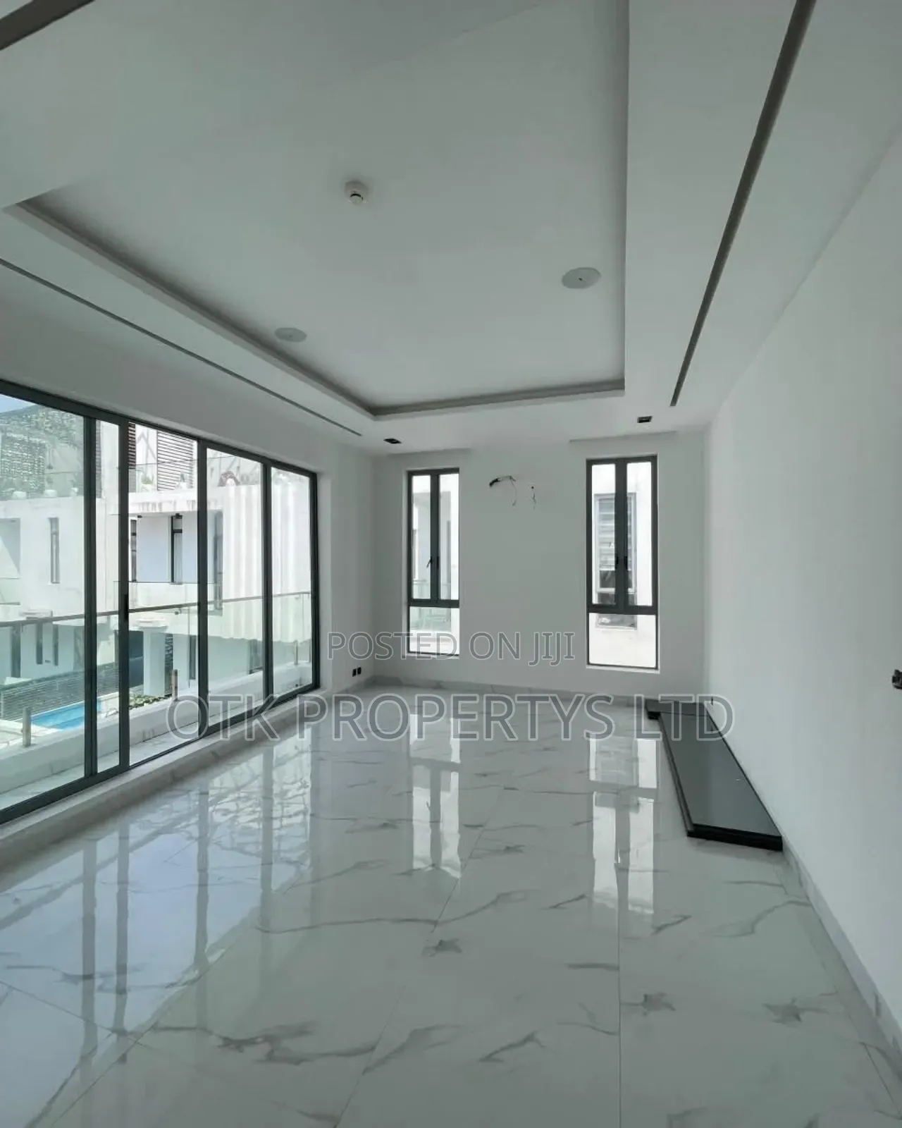 5bdrm Duplex in Osuapa London Lekki for sale