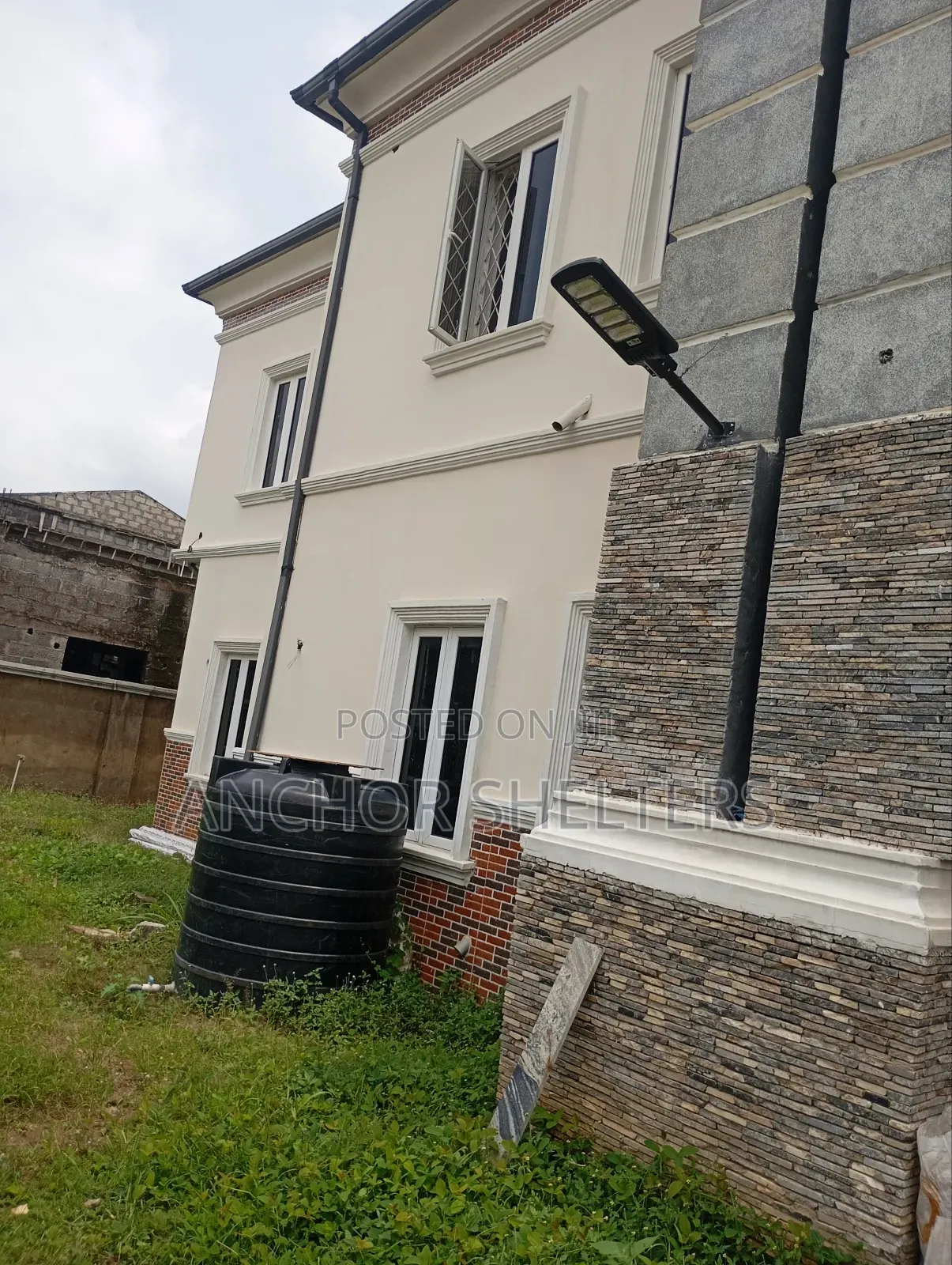 6bdrm Duplex in Along Von Road Lugbe for sale