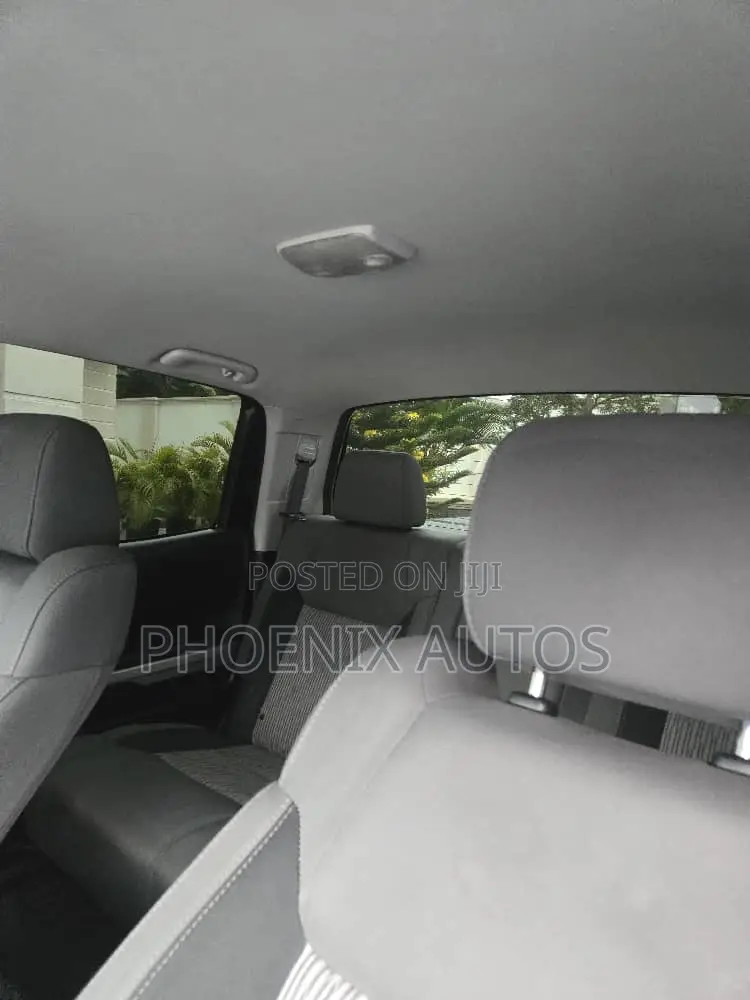 Toyota Tundra SR5 4dr Double Cab 4WD LB (5.7L 8cyl 6A) 2014 Black