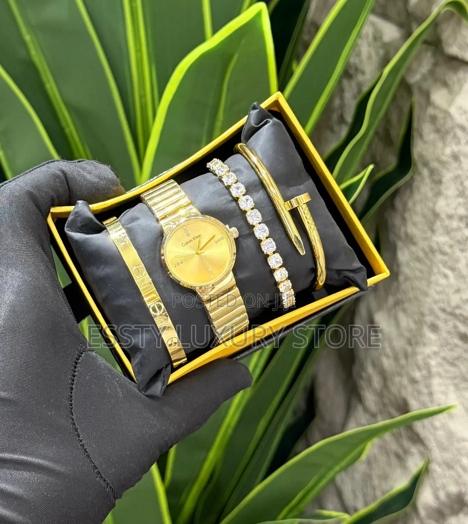 High Quality Luxury Female Wristband