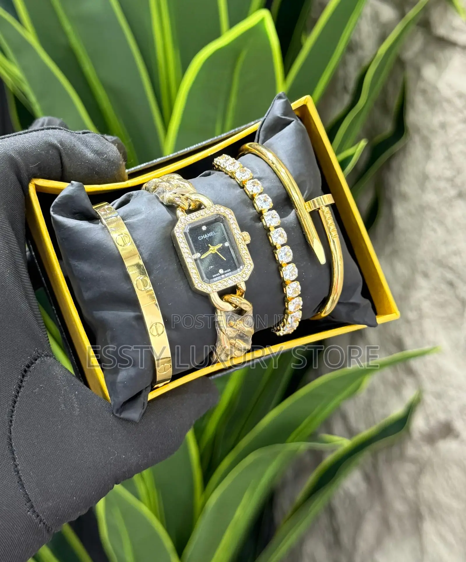 High Quality Luxury Female Wristband