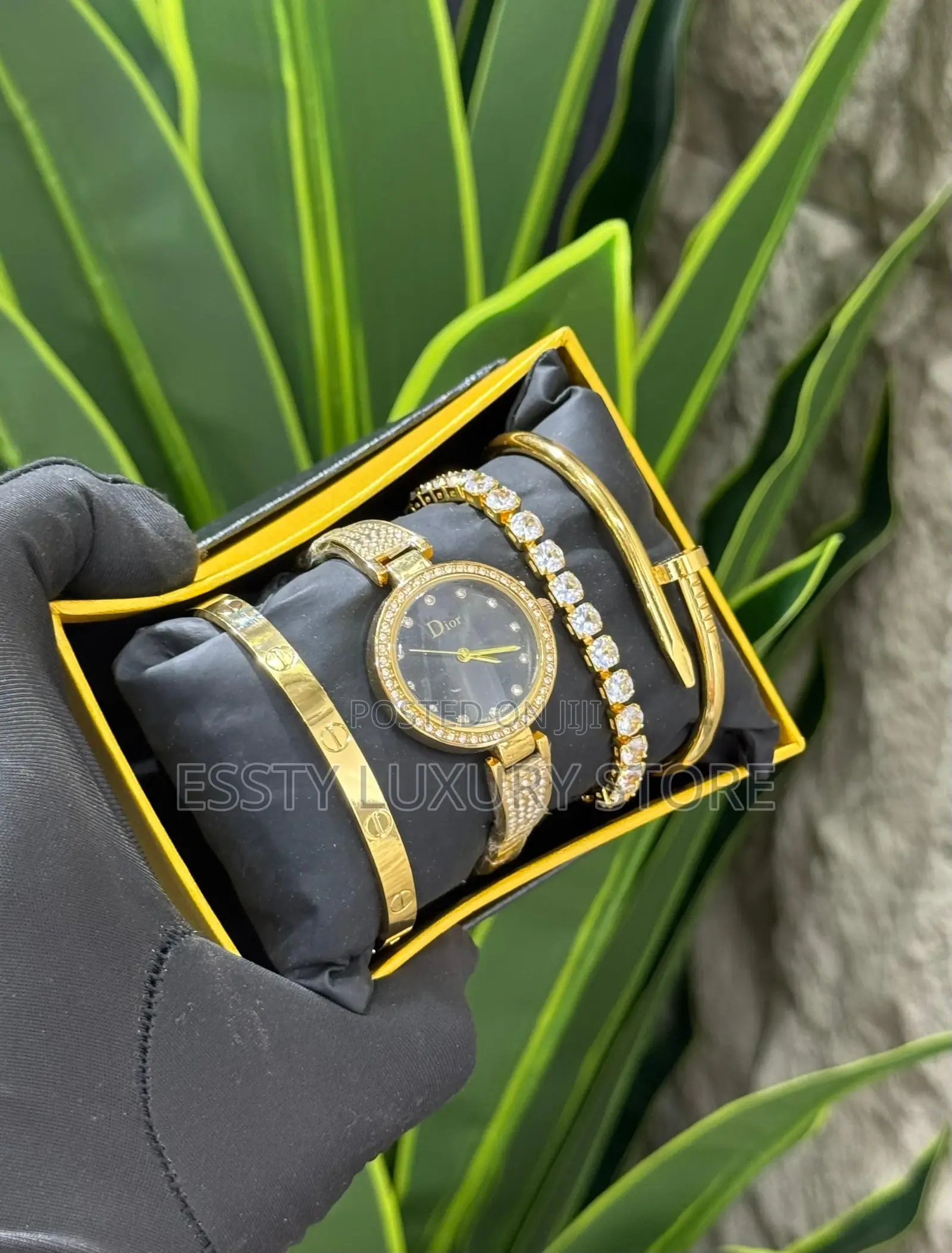 High Quality Luxury Female Wristband