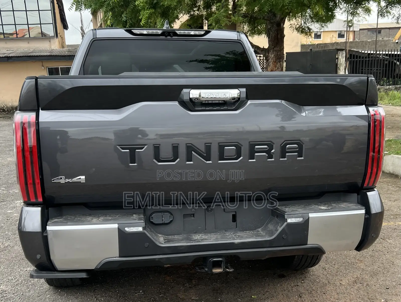 Toyota Tundra Limited CrewMax 5.5' Bed 2024 Gray