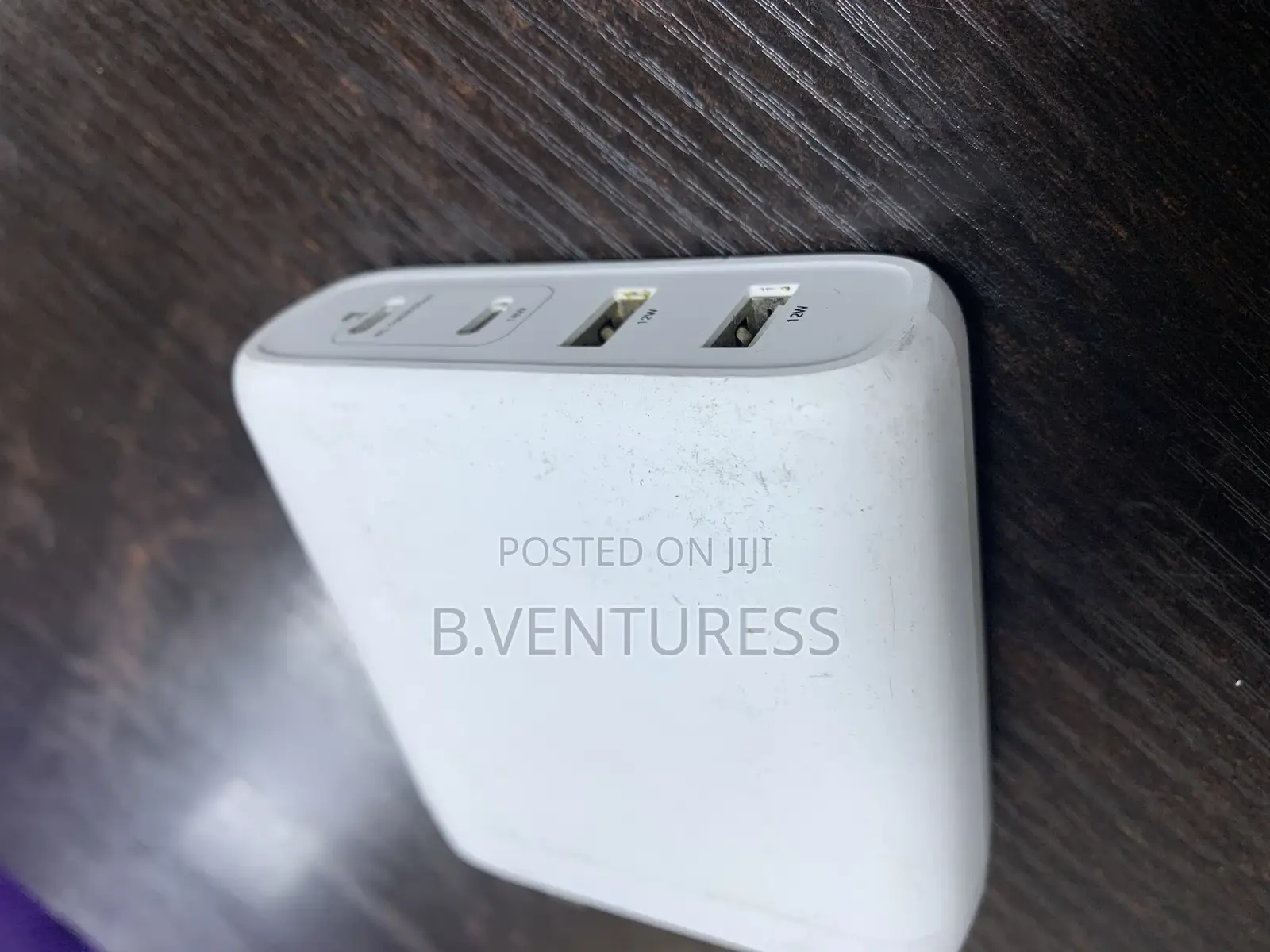 Tripp Lite 4-Port Compact 100watts Wall Charger