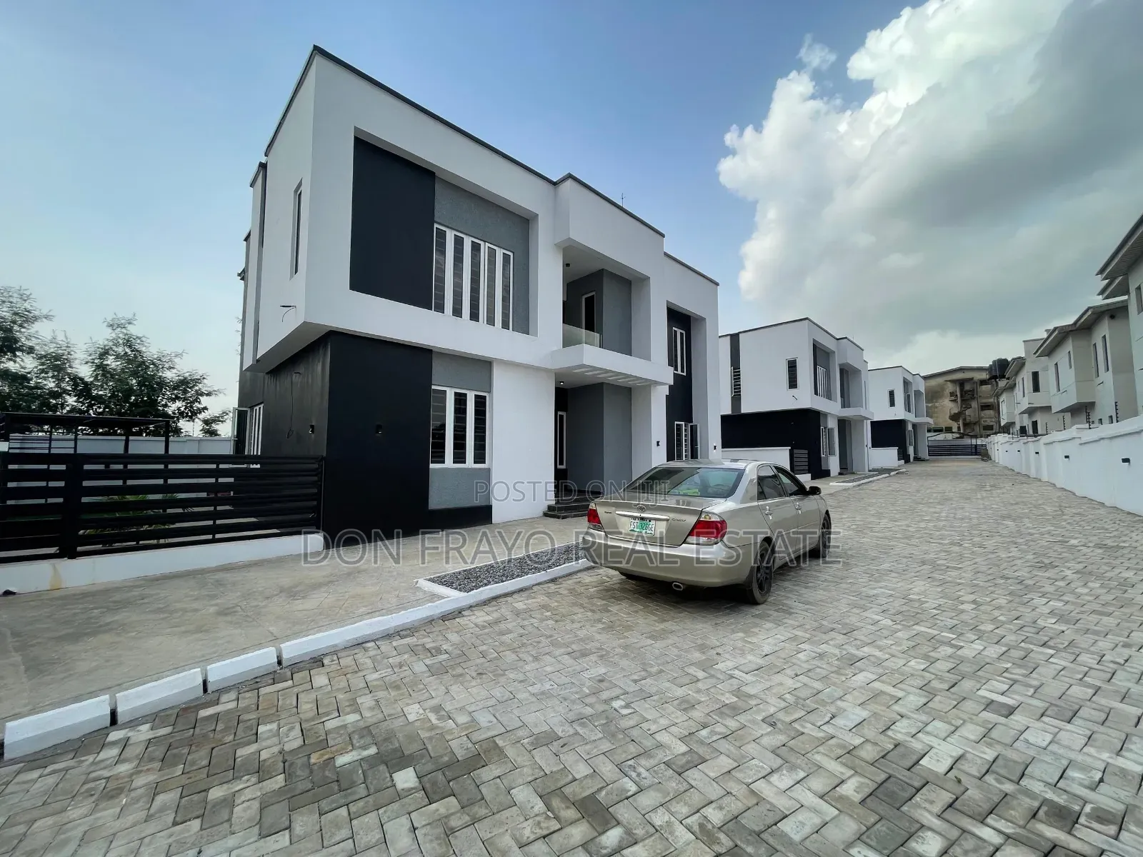 4bdrm Duplex in Carlton Gate Estate, Akobo for sale
