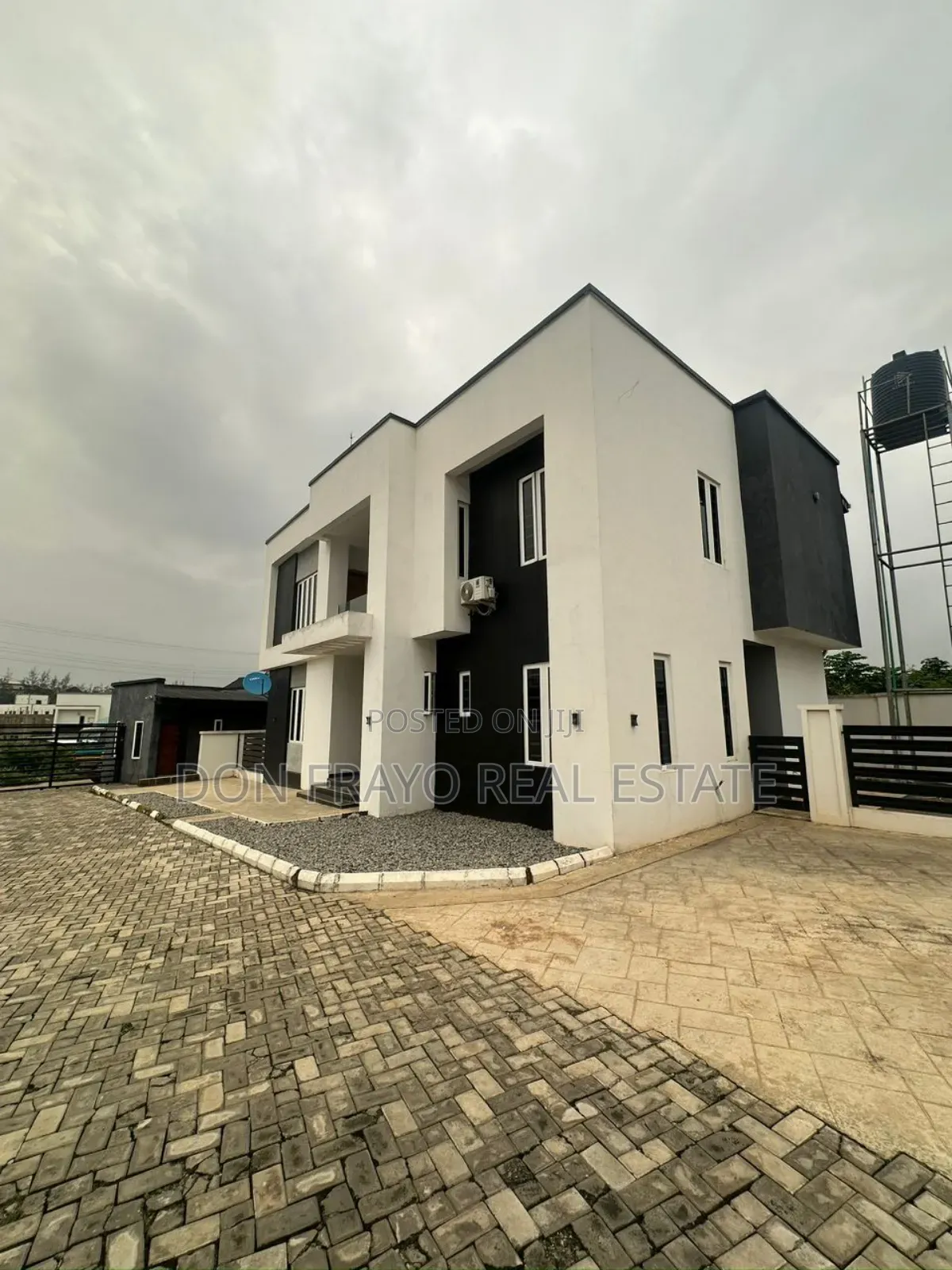 4bdrm Duplex in Carlton Gate Estate, Akobo for sale