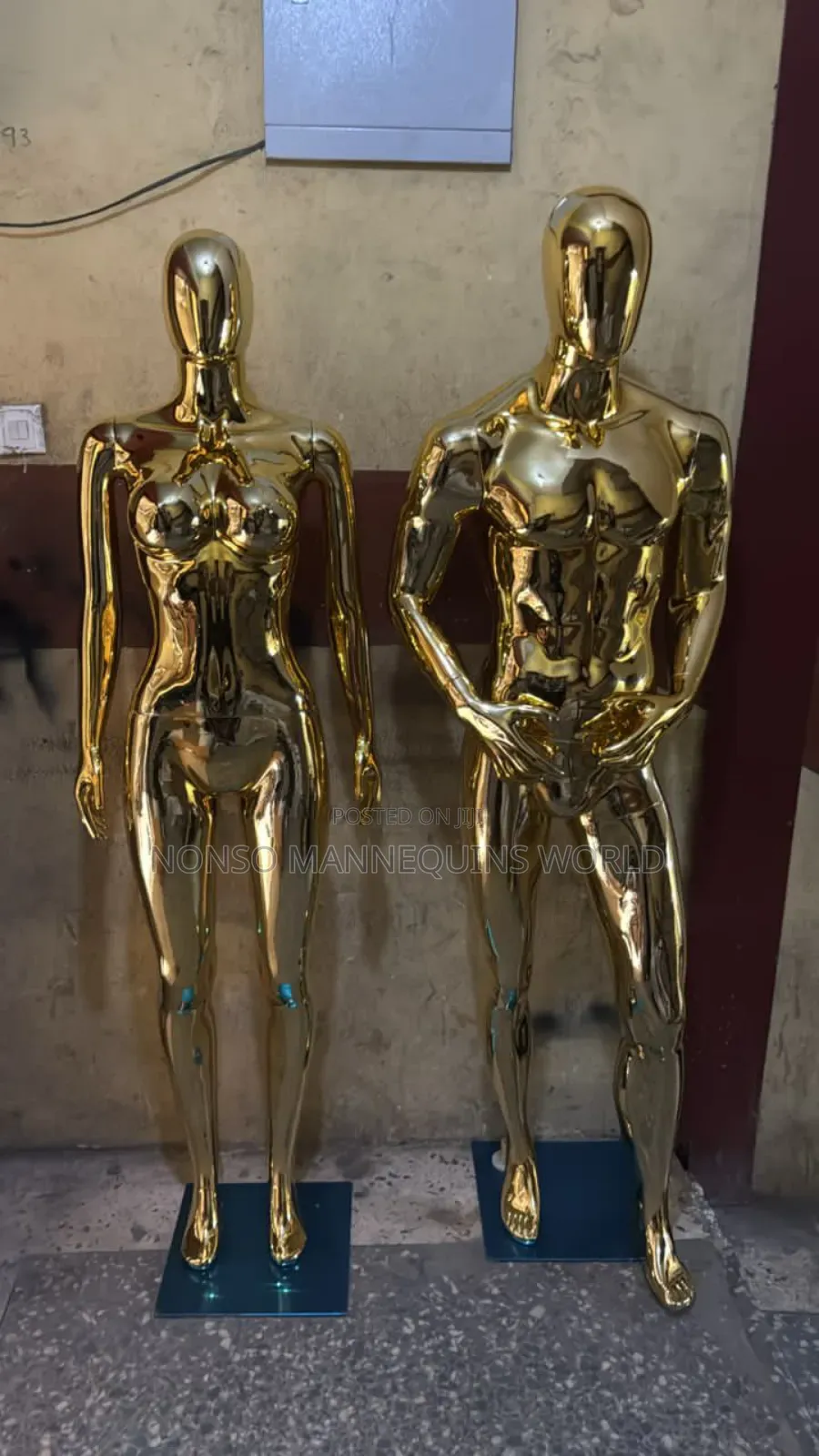 Faceless Male Gold Chrome Male Mannequin