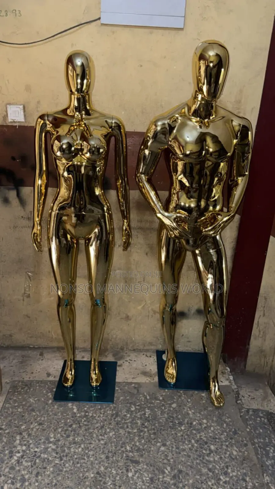 Faceless Male Gold Chrome Male Mannequin