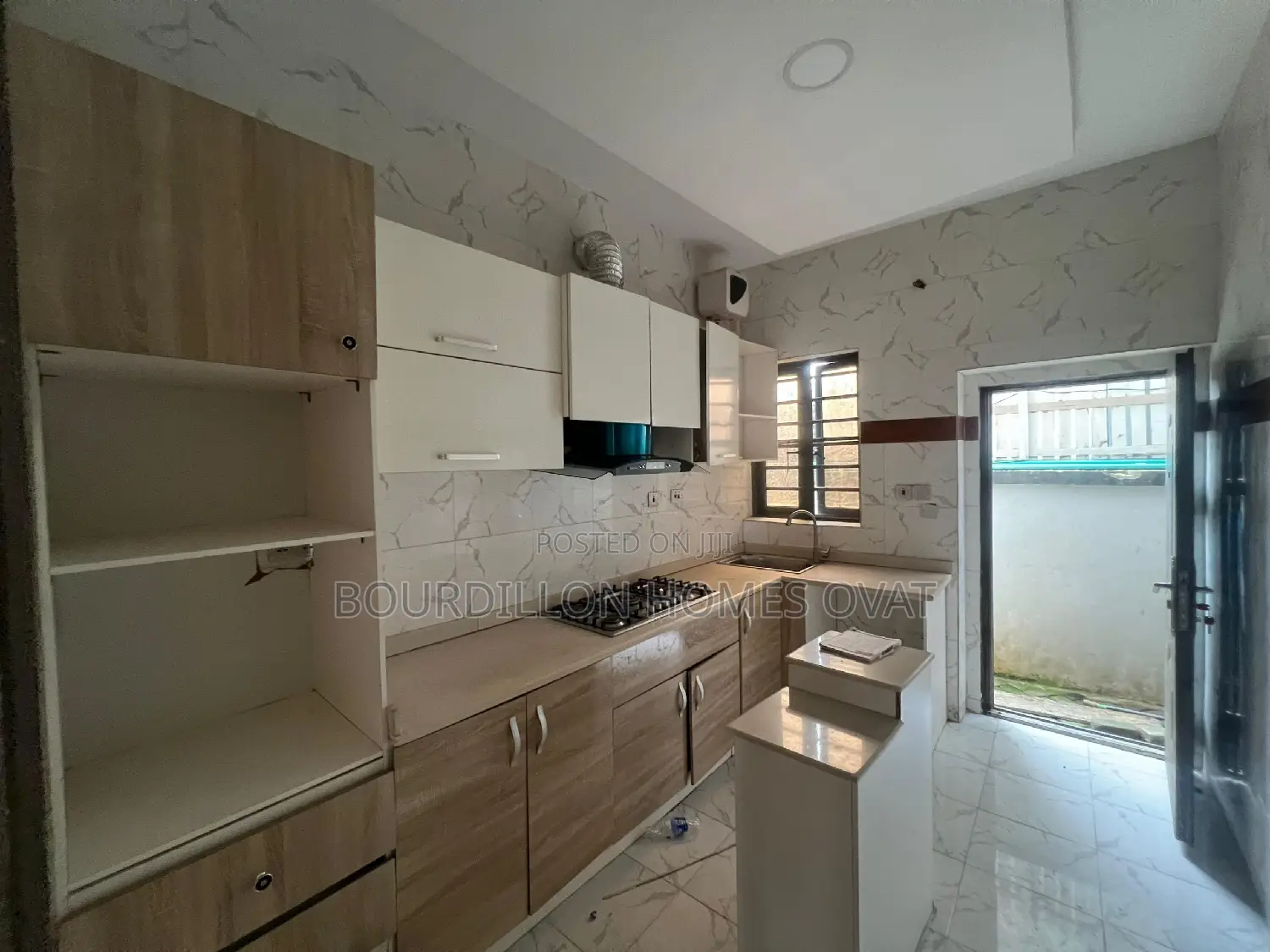 4bdrm Duplex in Ikota for rent