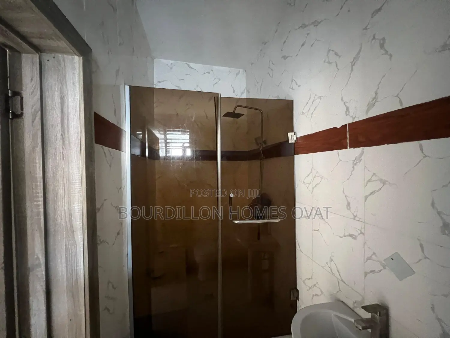 4bdrm Duplex in Ikota for rent