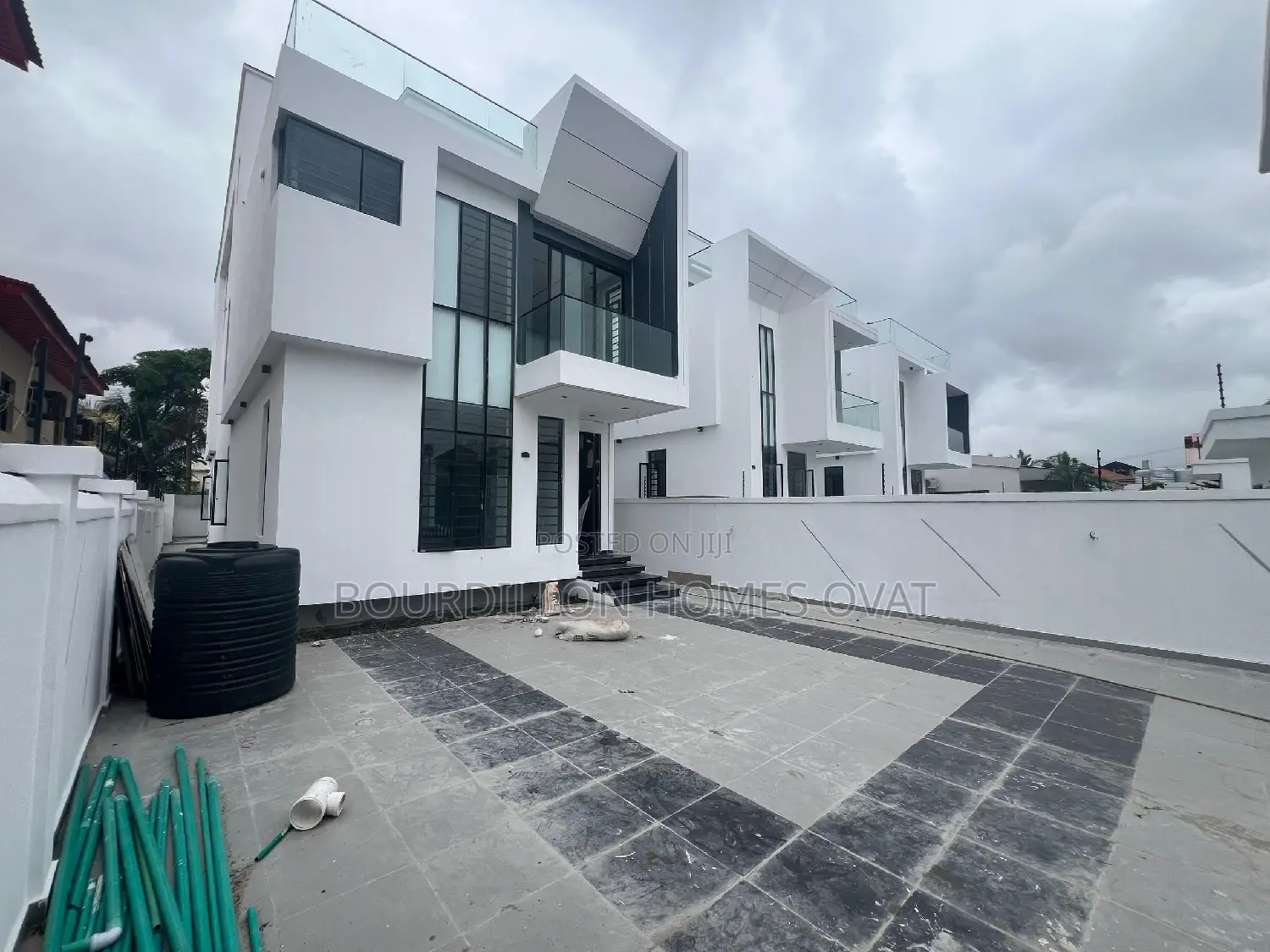5bdrm Duplex in Lekki Phase 1 for sale