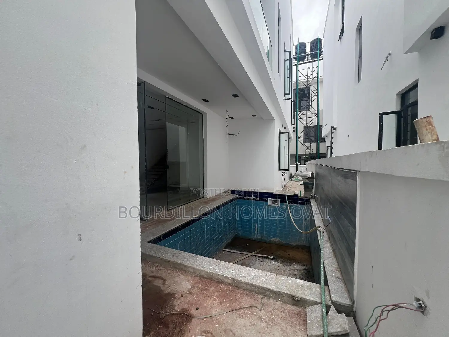 5bdrm Duplex in Lekki Phase 1 for sale