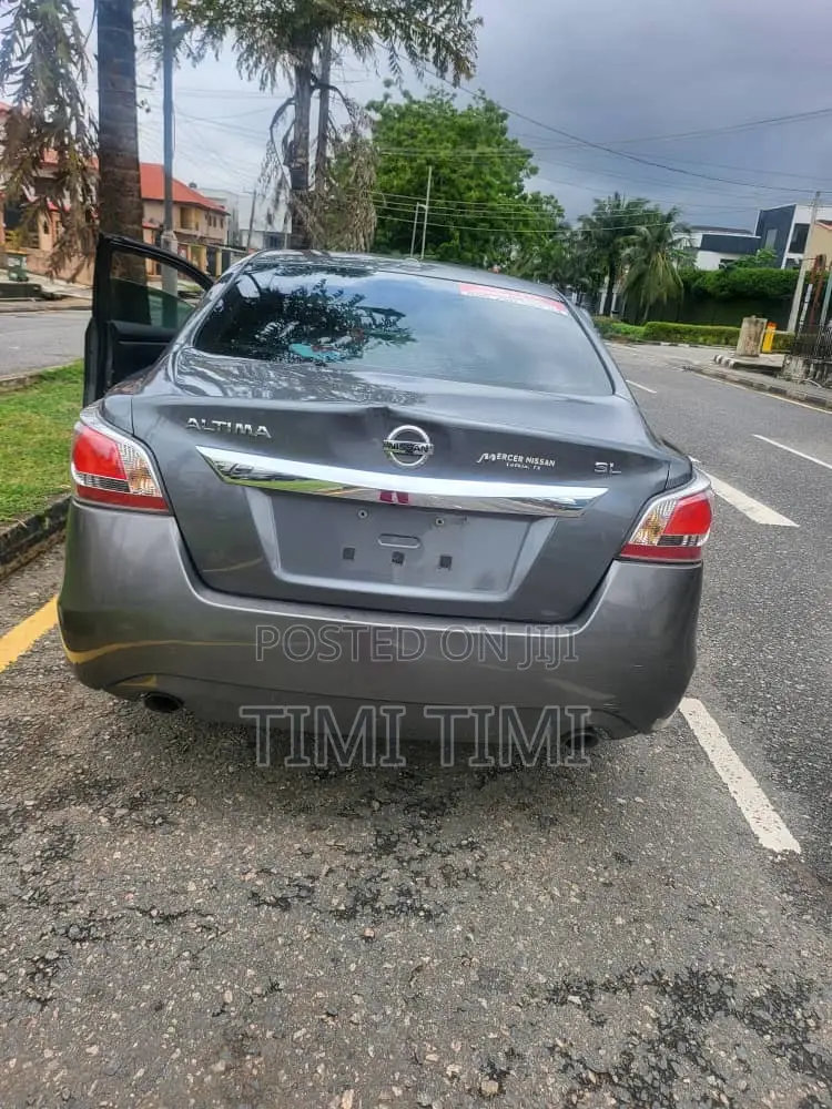 Nissan Altima 2.5 SV 4dr Sedan (2.5L 4cyl CVT) 2015 Gray