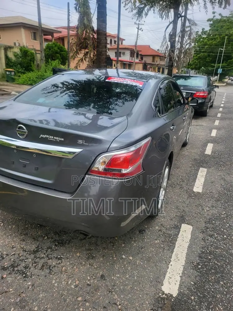 Nissan Altima 2.5 SV 4dr Sedan (2.5L 4cyl CVT) 2015 Gray