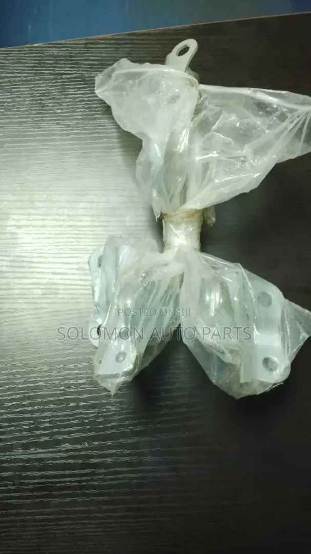 Bonnet Inches or Hanger Toyota Corolla 2014 2015 2017 2018